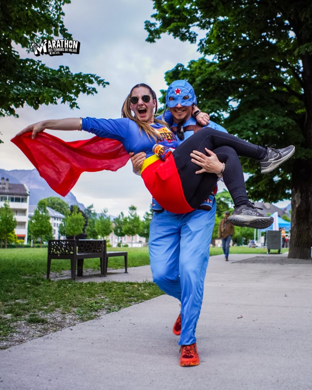 🦸‍♀️ Vous étiez si beaux en super-héros…🦸‍♂️

Déjà 2 semaines que vous avez enfilé vos capes (et vos baskets) pour faire vibrer l’ambiance du Marathon des terroirs du Valais ✨
Et franchement… on ne s’en est toujours pas remis 💥

Alors, on remet ça en 2026 ? Préparez-vous… le thème arrive très bientôt ! 🎉

 #Marathon #Valais #MarathondesterroirsduValaisBCVS #MTVS #Wallis #runningwoman #MarathondesterroirsduvalaisBCVS #marathontraining #RunTasteCelebrate #instarun #runnersofinstagram #running #valaisgravedansmoncoeur #switzerland #SuperHeroes2025 #run #instarunner #runningman